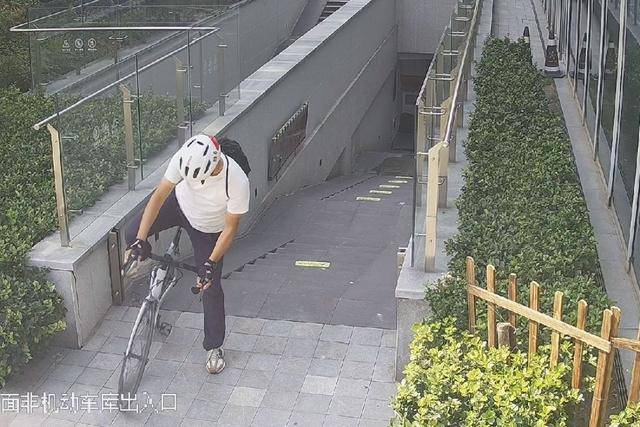 万元自行车没锁？偷车贼得手后狂飙17公里<strong></p>
<p>DSX</strong>，因为⋯⋯