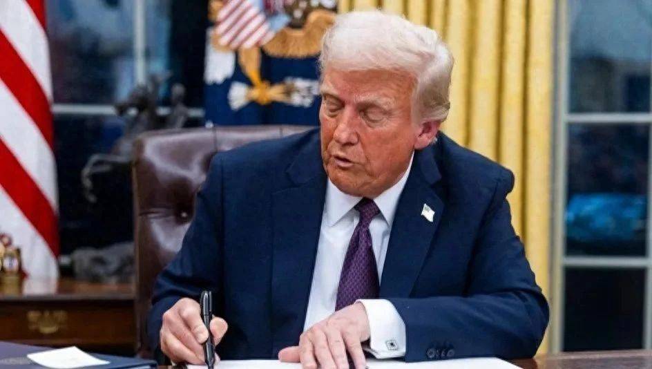 特朗普中止法案<strong></p>
<p>BBC</strong>，对华撤回“挑战书”？这一次轮到欧洲尴尬了