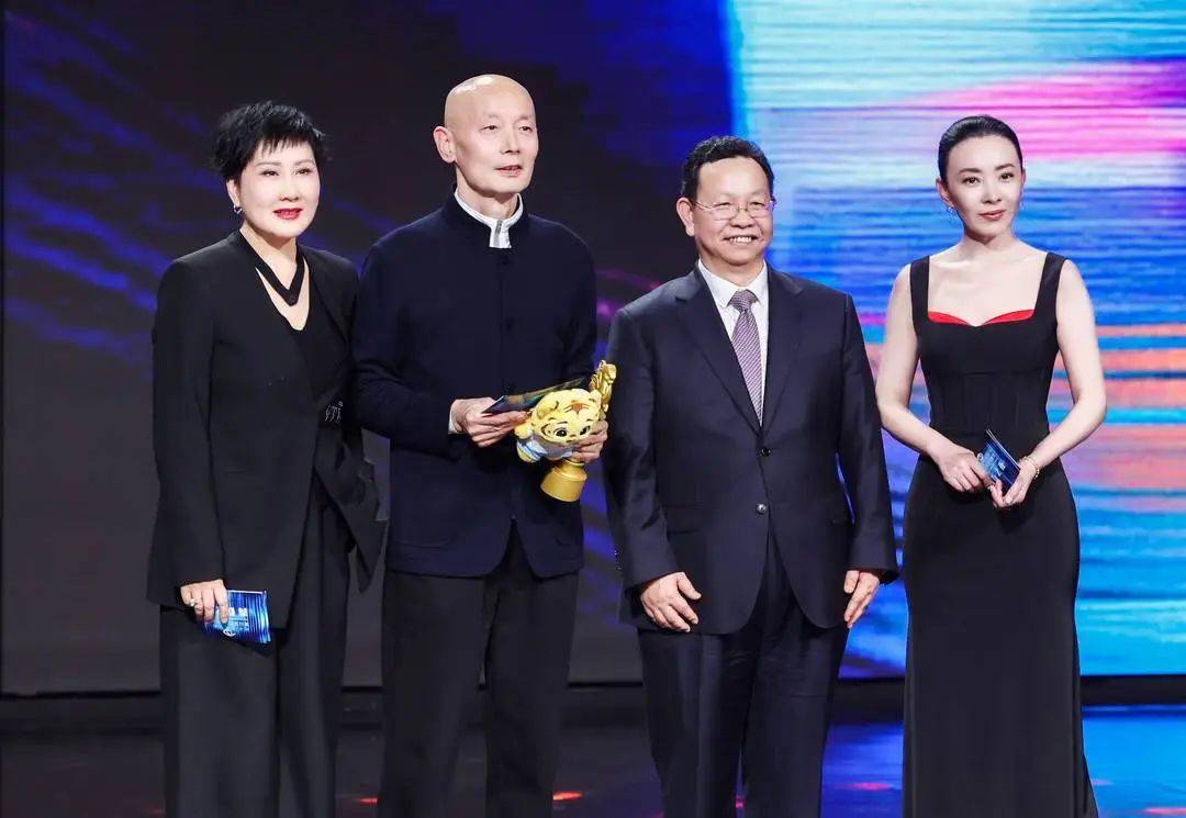 官方正式公布<strong></p>
<p>BITOP交易所</strong>！确认是葛优