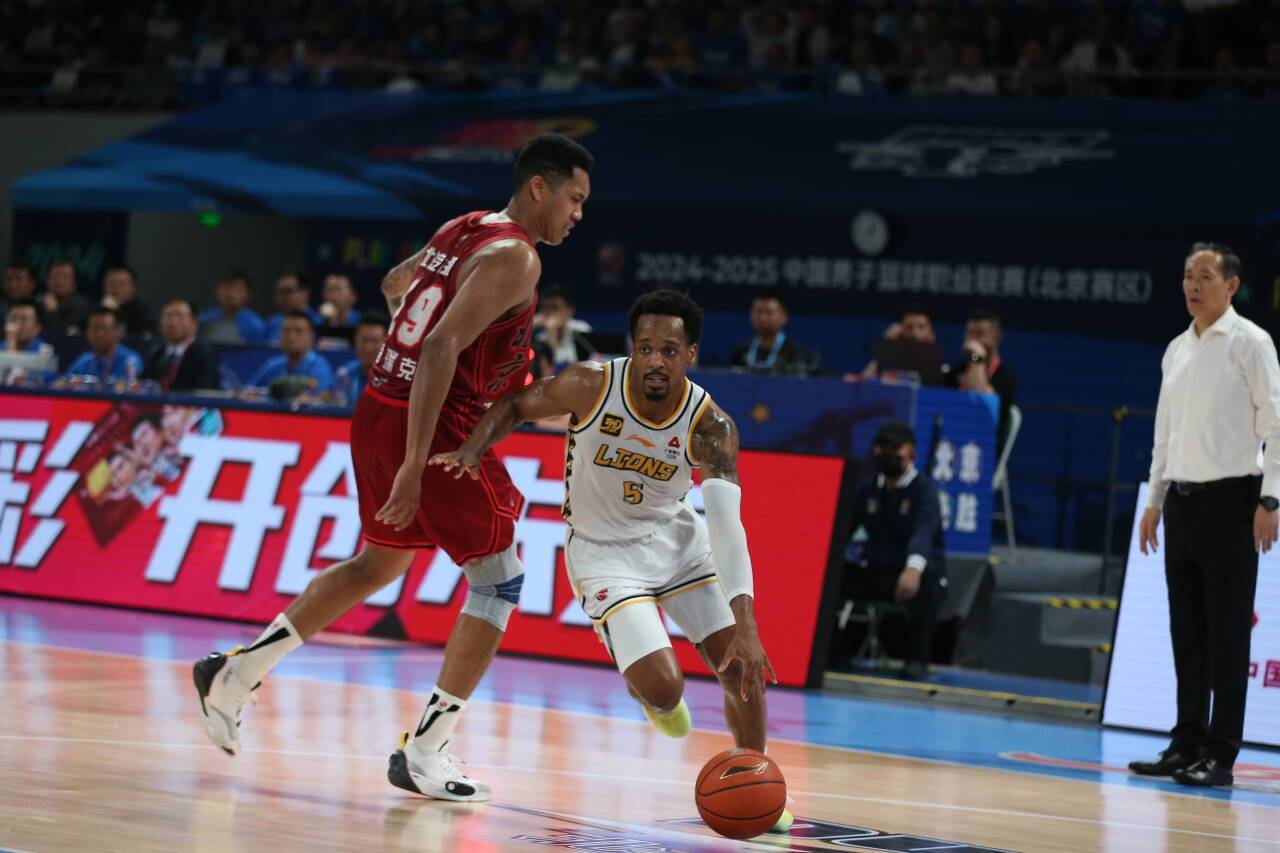 广厦外援布朗夺得总决赛MVP<strong></p>
<p>DOT交易所</strong>！21-22赛季曾效力北京队
