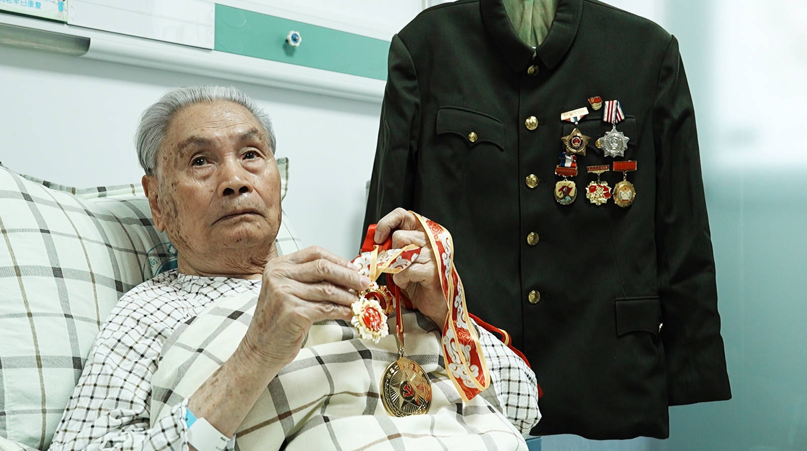 95岁离休干部获刑五年<strong></p>
<p>比特币交易所</strong>，被法院认定为恶势力团伙首要分子