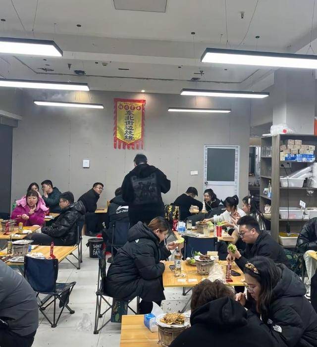 常州一烧烤店花10万赞助苏超<strong></p>
<p>比特币交易所</strong>，因系唯一个体赞助商爆火，附近商户：之前生意一直好