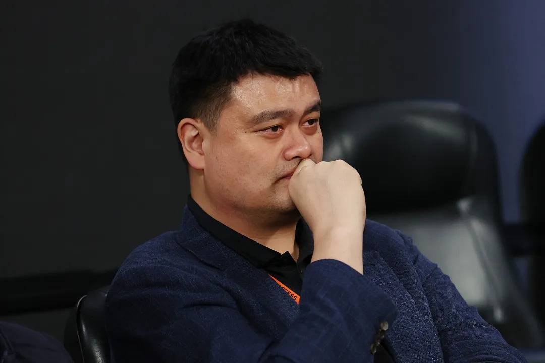 姚明父女最新同框<strong></p>
<p>火币交易app</strong>，15岁女儿姚沁蕾身高1米9赶超成年男性